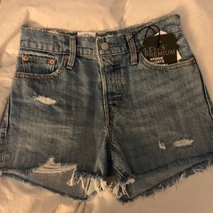 Brand new Levi’s Wedgie shorts! Size 26